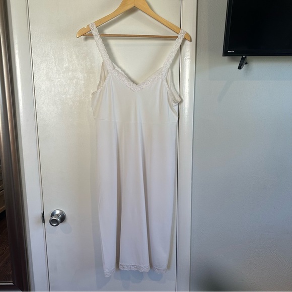 Vintage Cabernet Off White Slip Dress. Size 38. - Picture 4 of 6